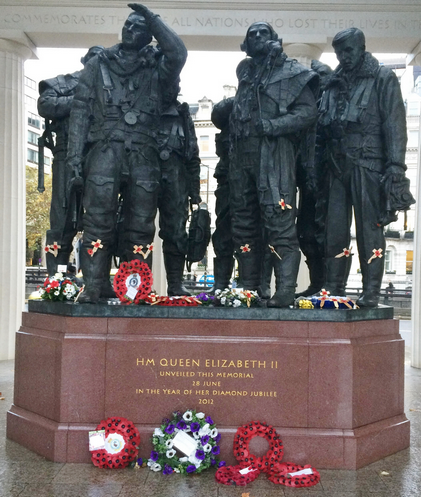 © Iain Forsyth - Click to open