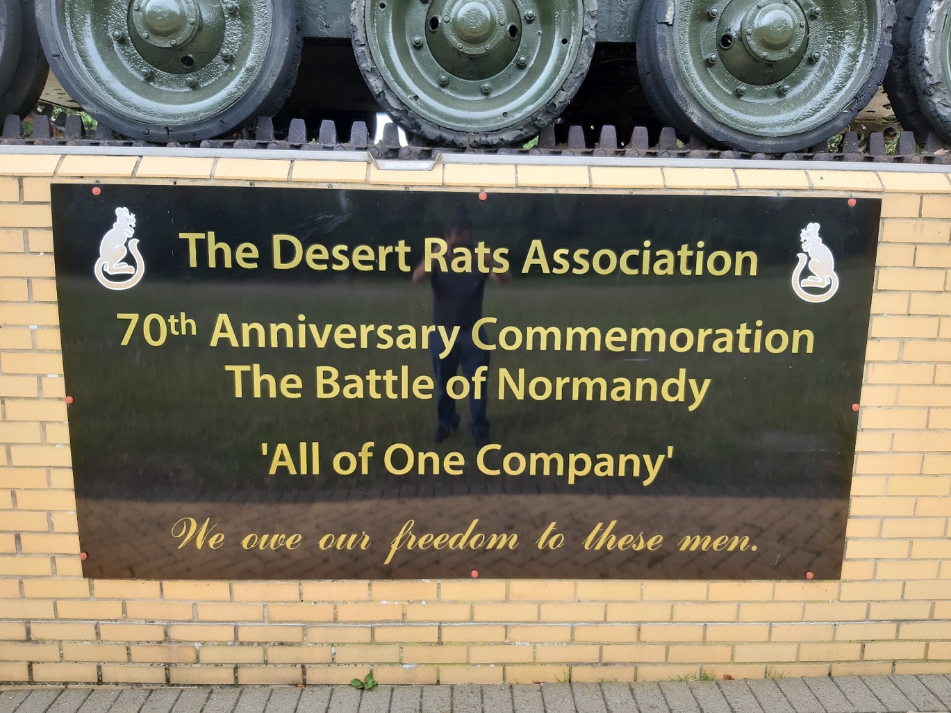 Desert_Rats_Memorial_3