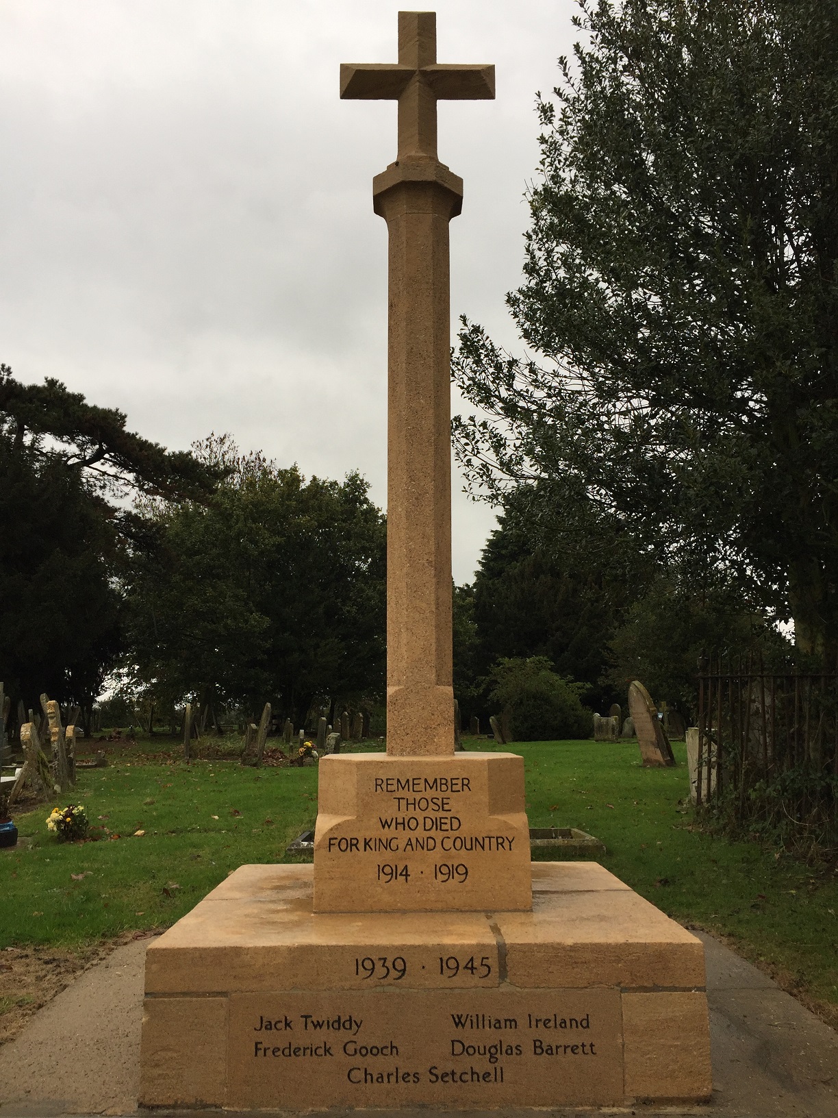 Wreningham_War_Memorial1